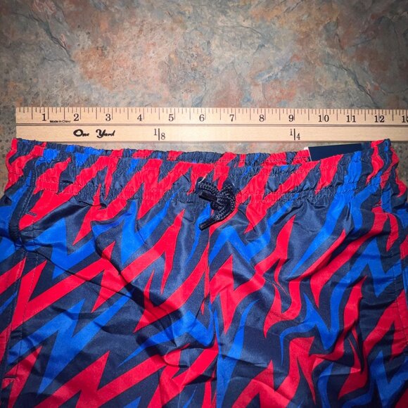 DSG Youth Athletic Fit Train Shorts, Small, Red &‎ Blue Zigzag Pattern - Picture 4 of 9